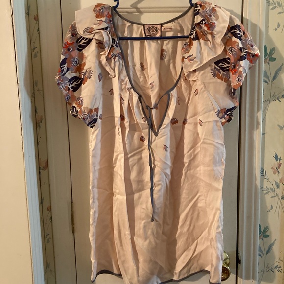 Juicy Couture Tops - Cute light flowing top